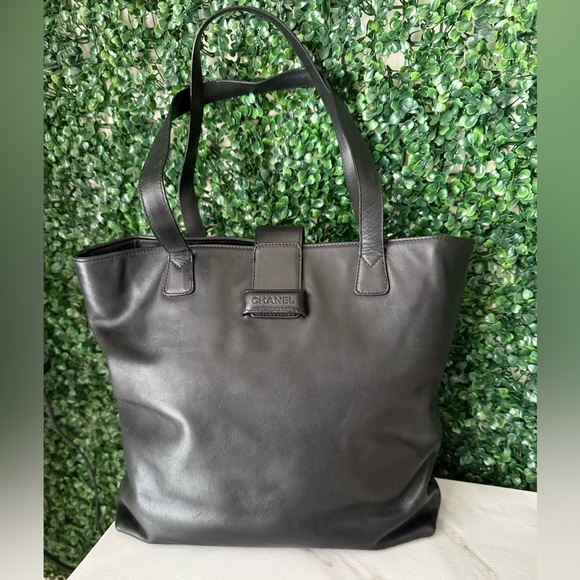CHANEL Handbags - Chanel Black Leather Tote Bag Authentic